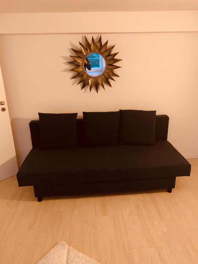 Souterrain Zimmer Mit Separatem Eingang Und Bad Дюссельдорф Екстер'єр фото